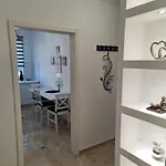 Apartment Oscar House