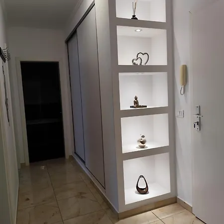 Oscar House Апартаменти