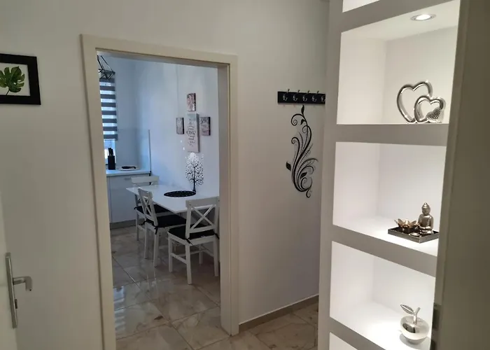 Apartment Oscar House